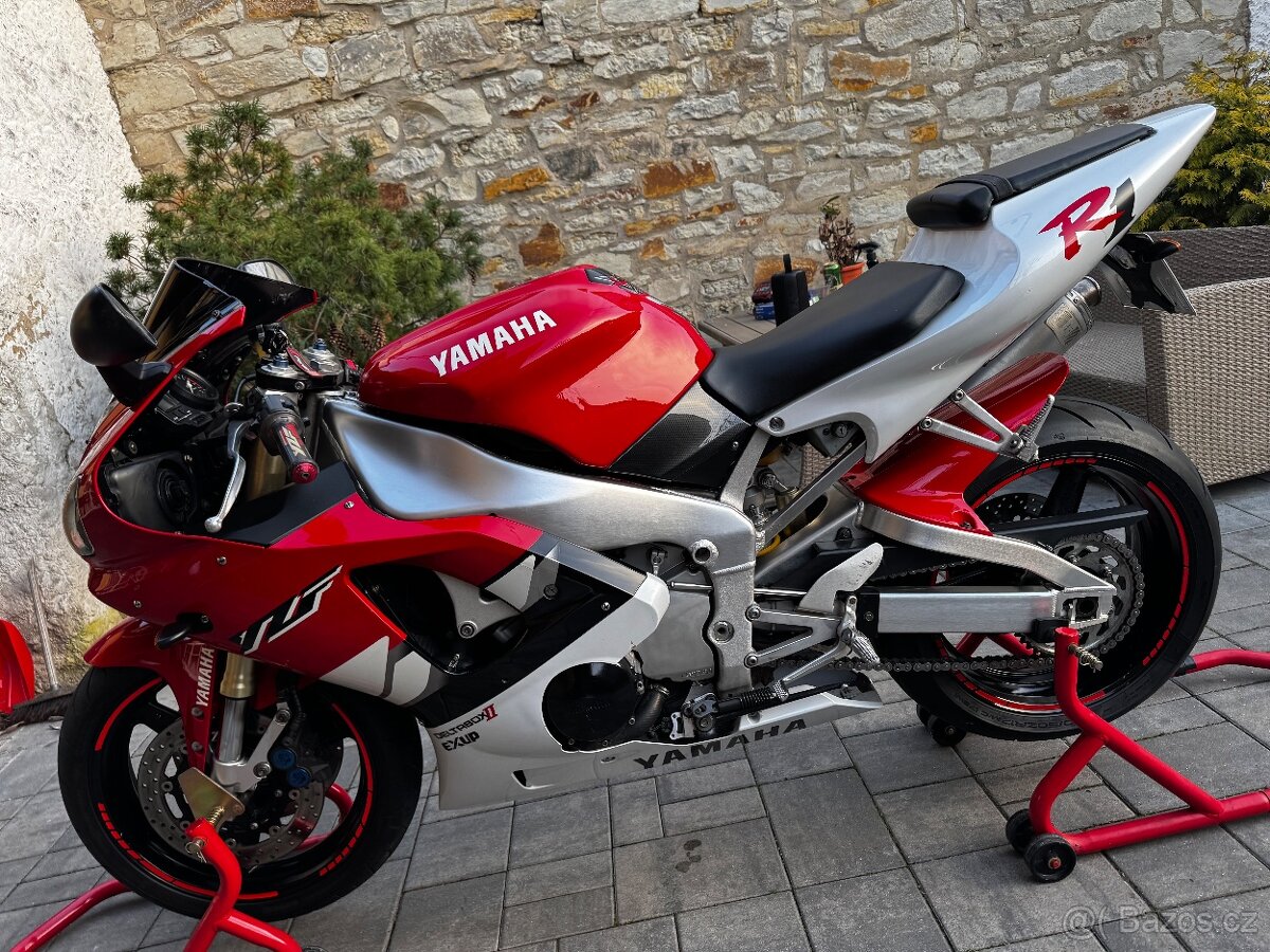Yamaha R1 1999 RN01 - 2