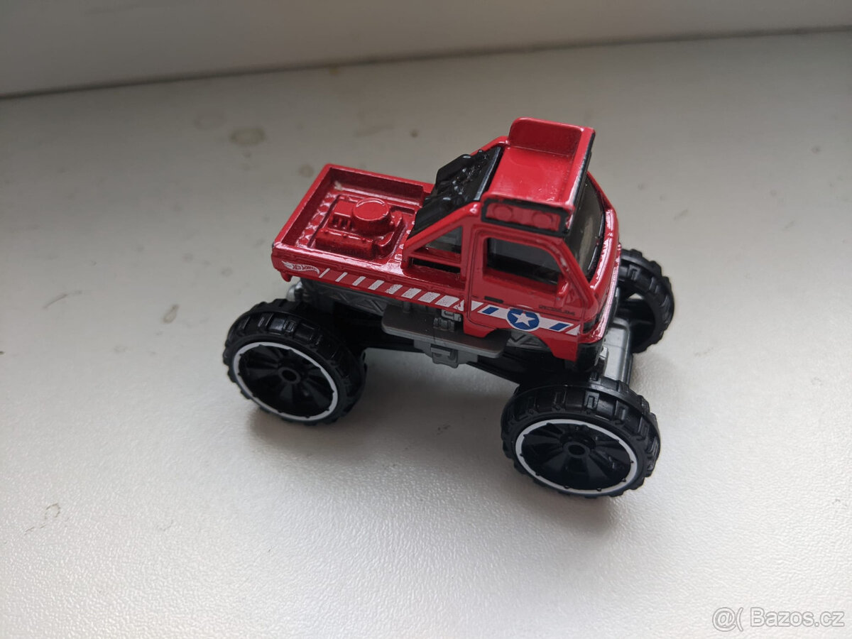 autíčko HotWheels - 2