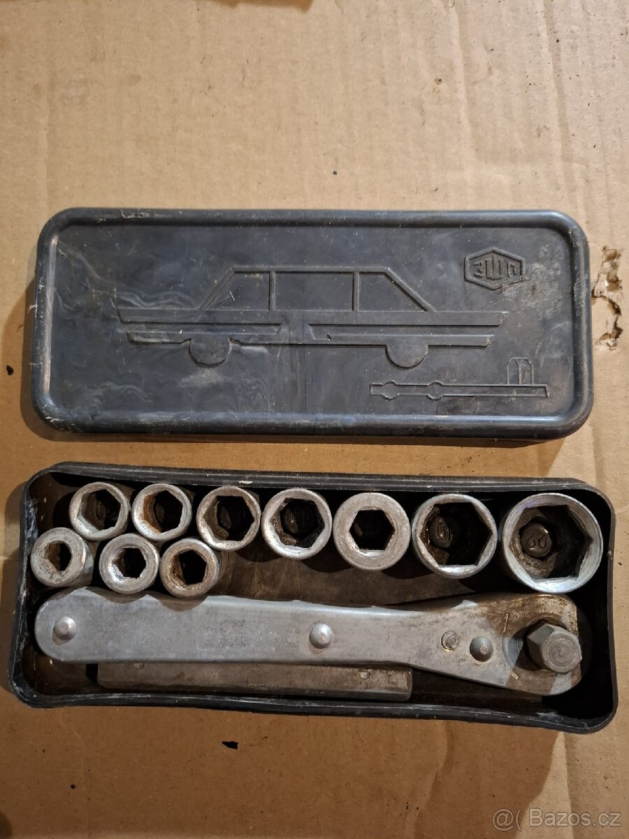 Gola a montážní autolampa, - 2