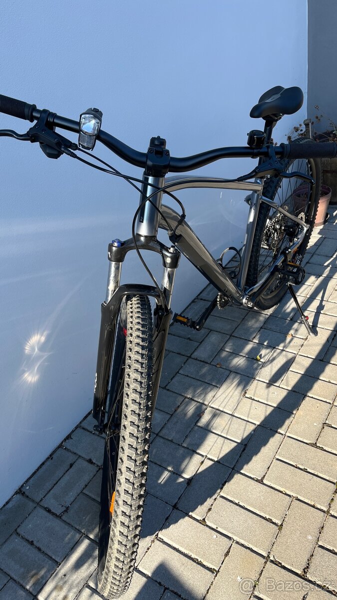 Prodám horské kolo - jako nové - 2