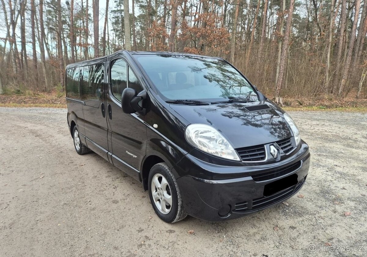 Renault Trafic 2.0 dCi 115 FAP Grand Passenger Black Edition - 2