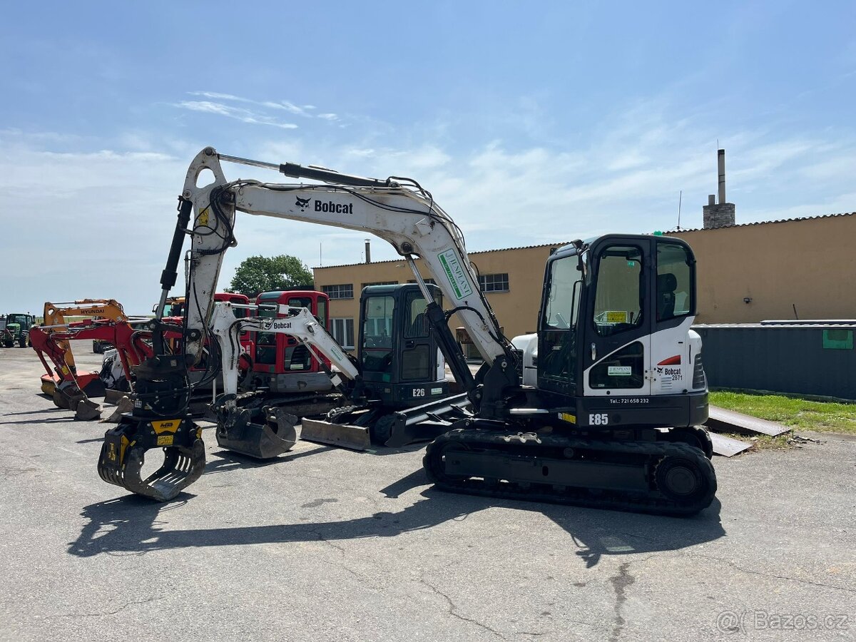 Pásový bagr Bobcat E85 - 2