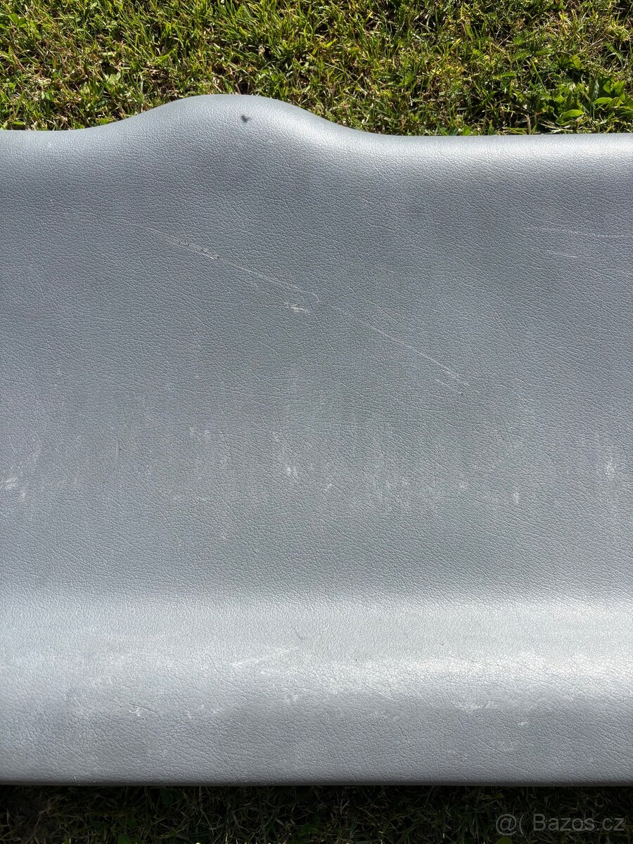 Prodám zadní vyplň kufru Škoda Octavia - 2