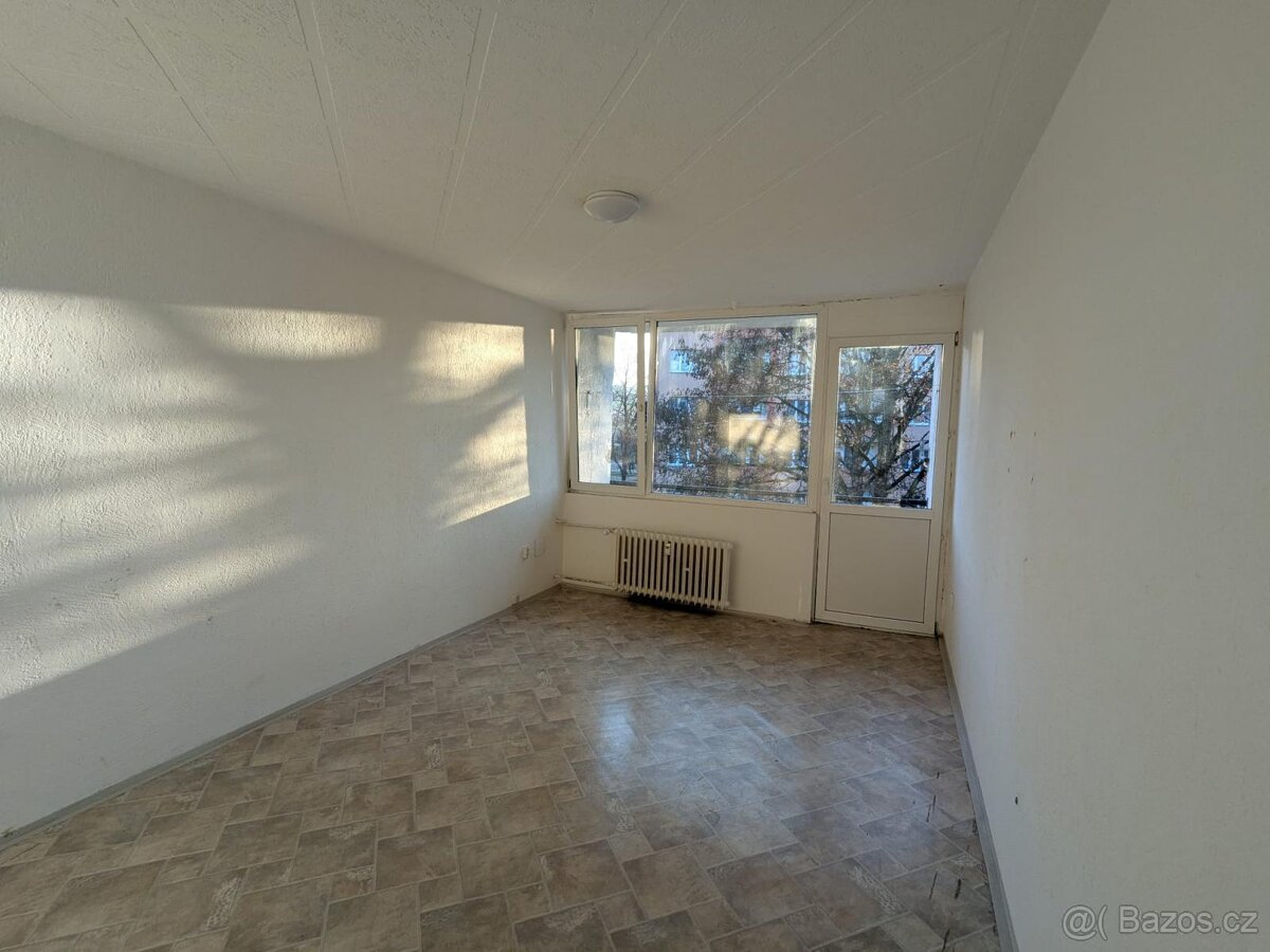 Pronájem bytu 2+1, M. Švabinského 616, Bílina - 2