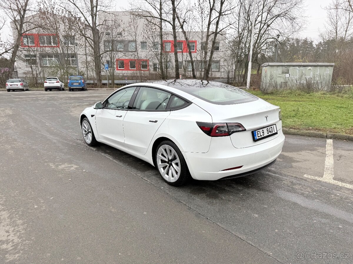 Tesla model 3 2022 r Long Range najeto 117000 - 2
