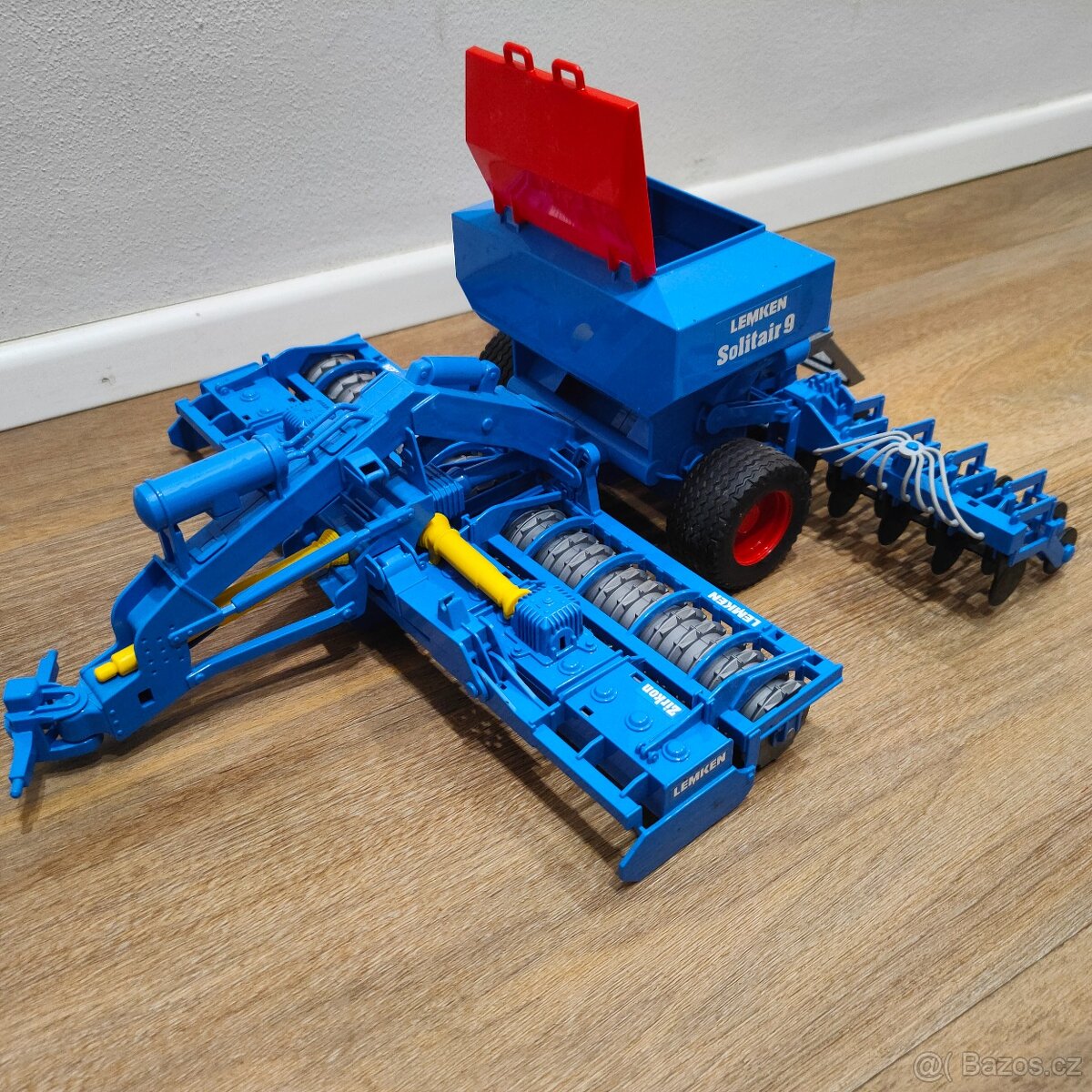 Bruder secí mašina,pluh, lis na kulaté baliky - 2