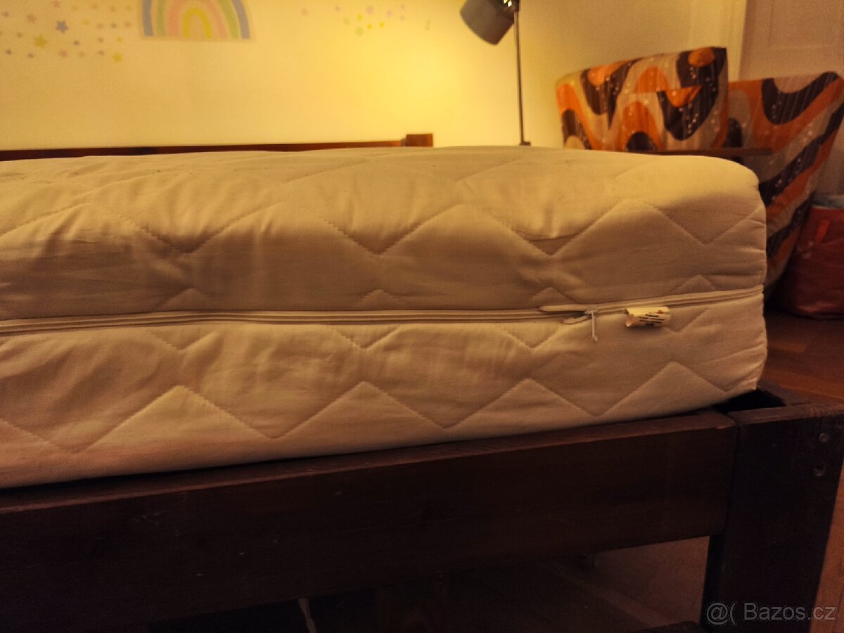 Postel s luxusní matrací - 2