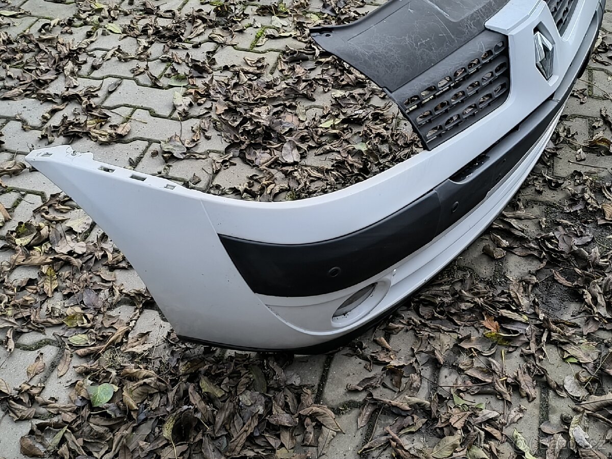 Renault thalia přední nárazník - 2