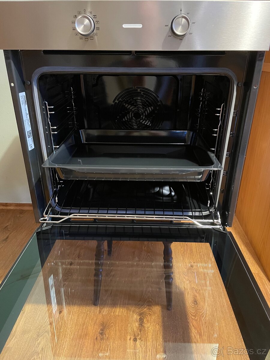 Vestavná trouba MORA - 2