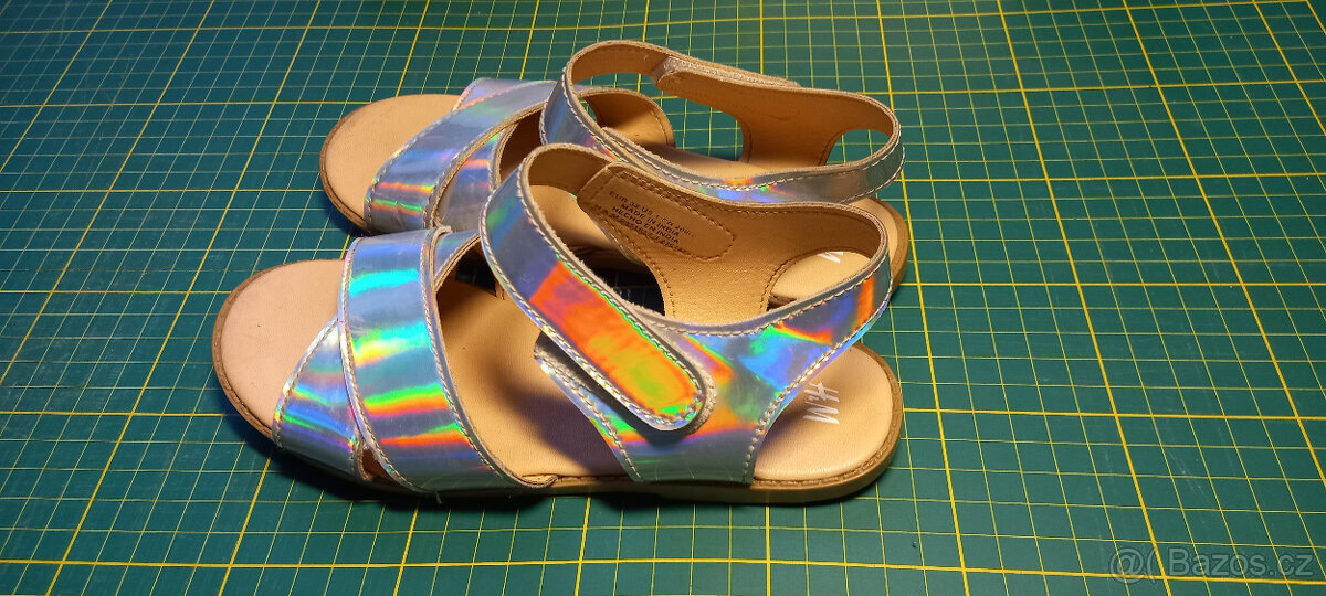 Dětské dívčí sandály - 2