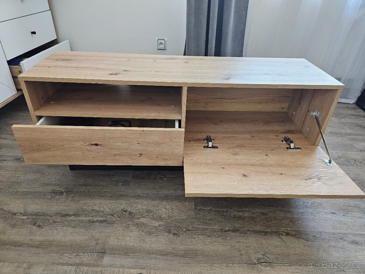 Komoda pod televizi nebo botník - 2