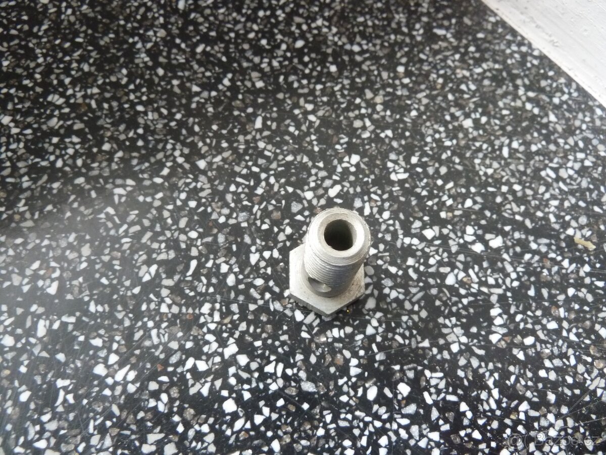 Trabant průtokový šroub na karburátor - 2
