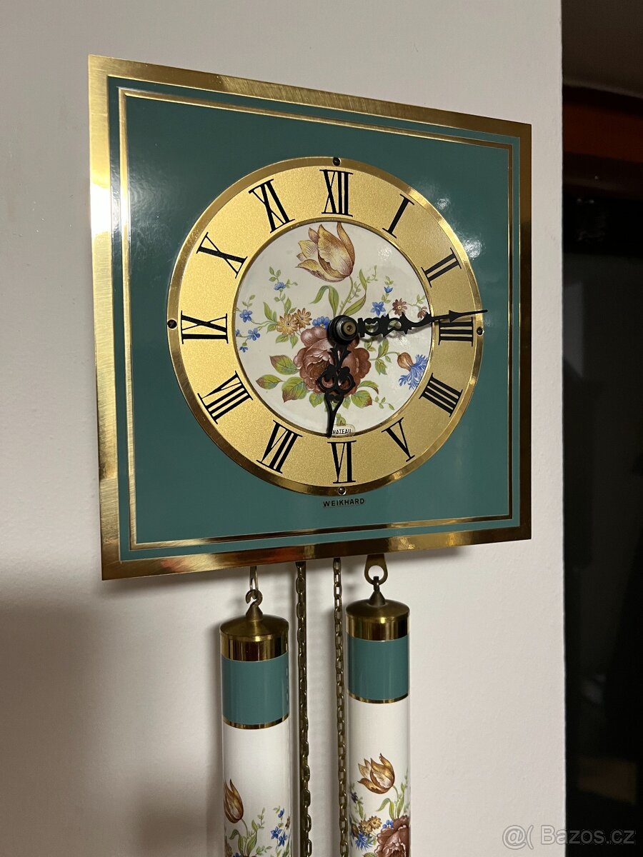 Hodiny nástěnné. - 2
