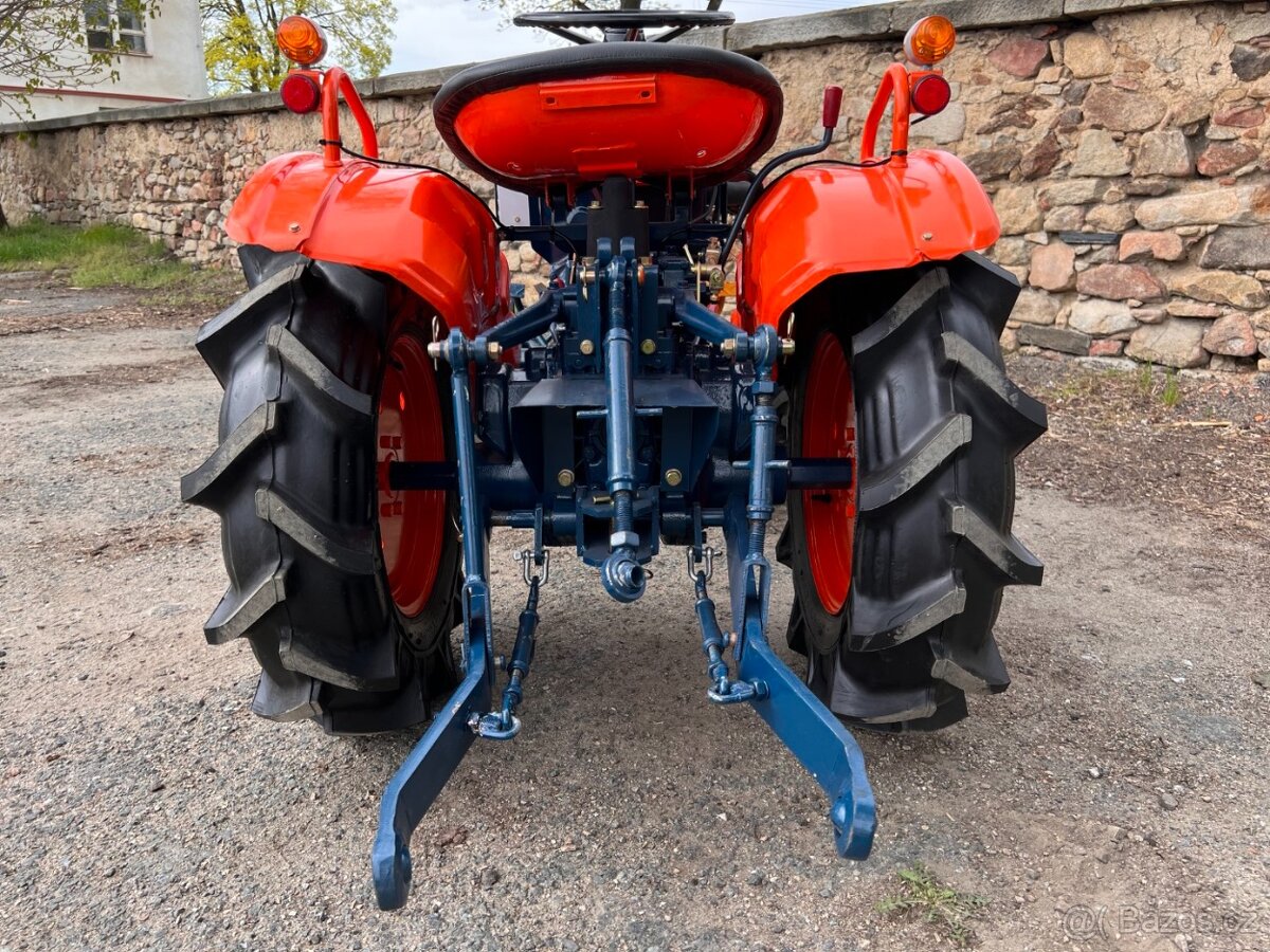 Japonský traktor Kubota B7000D, profesionální repas - 2