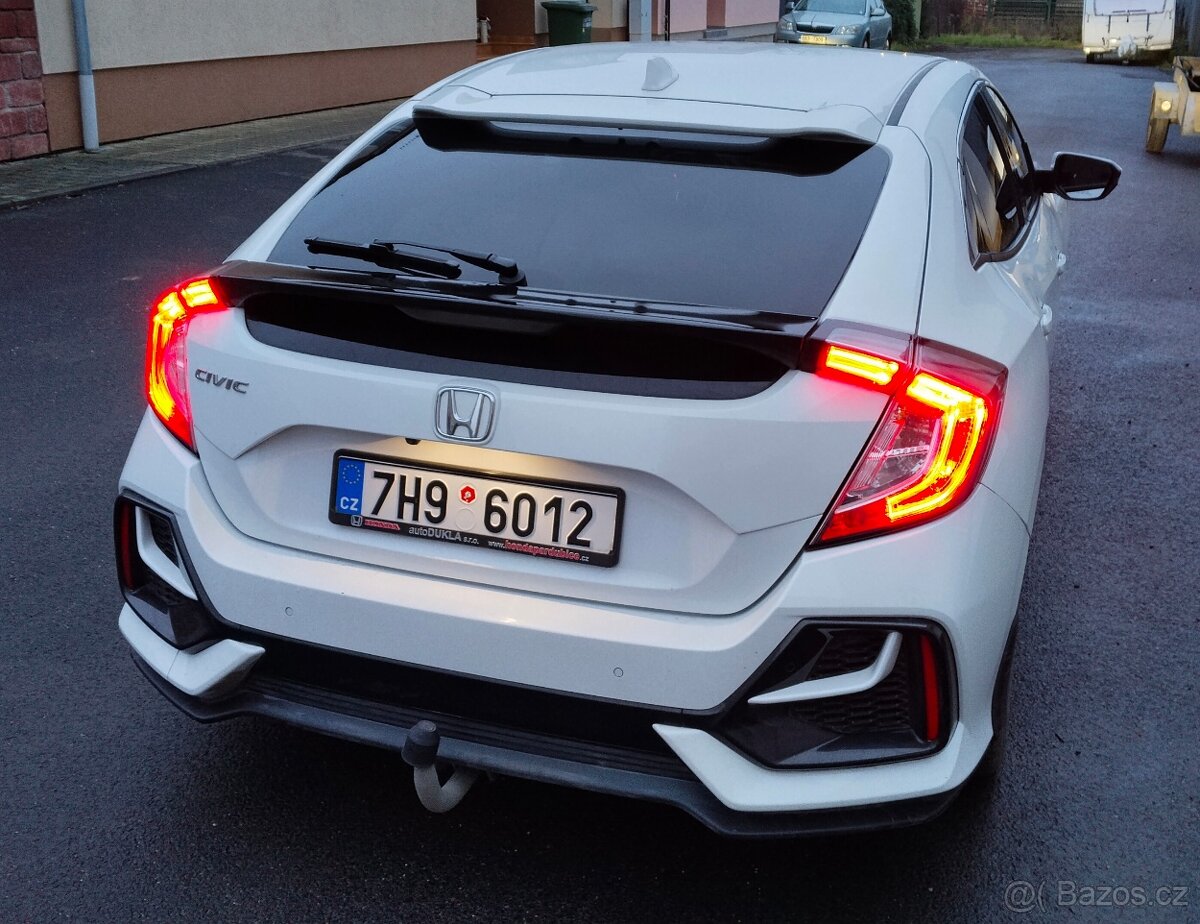 Prodám Honda Civic,, výbava Elegance, 2021 - 2