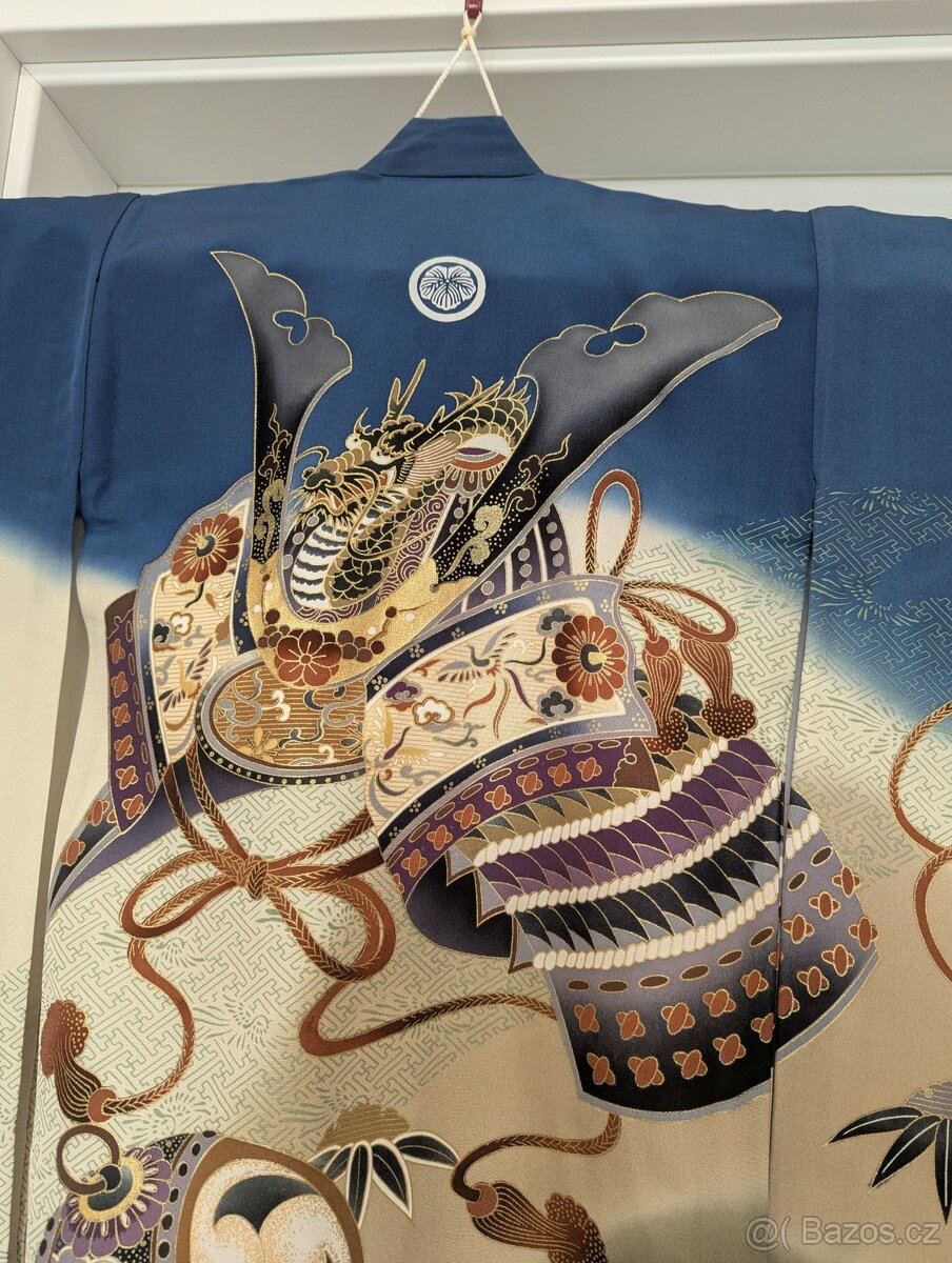 Chlapecké kimono se samurajskou helmou - 2