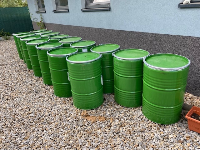 Prodám 200 l plechové sudy - 2