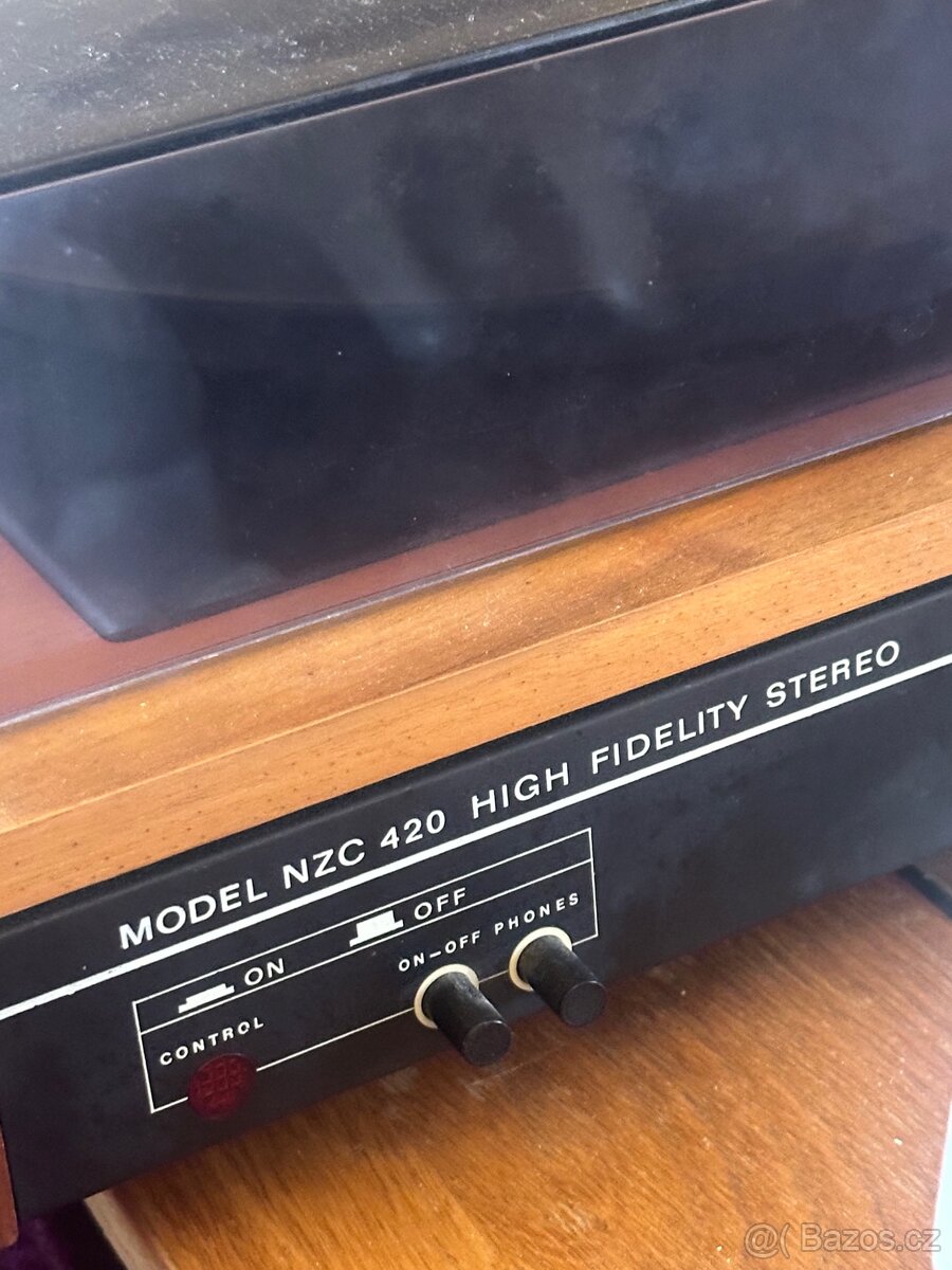 Gramofon Tesla NZC 420+bedny - 2