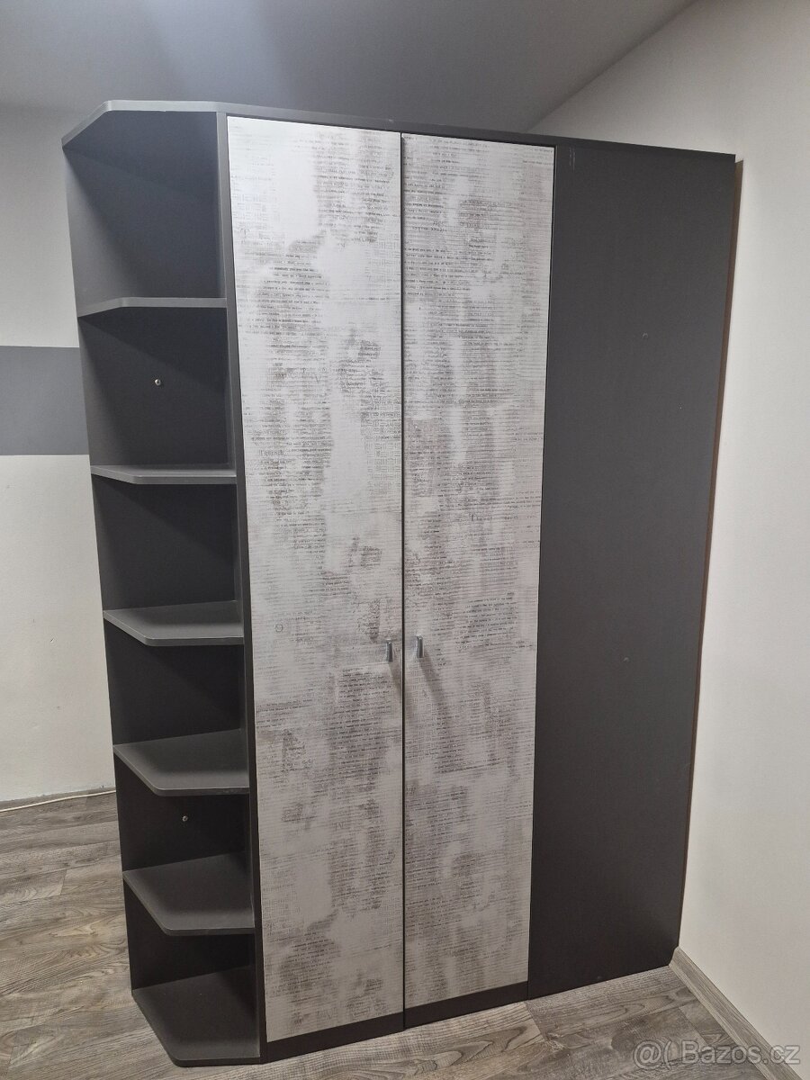 Rohová šatní skříň - 2