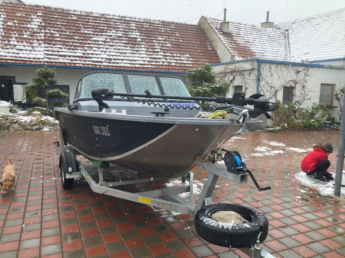 Rybářská hliníková motorová lodka - 2