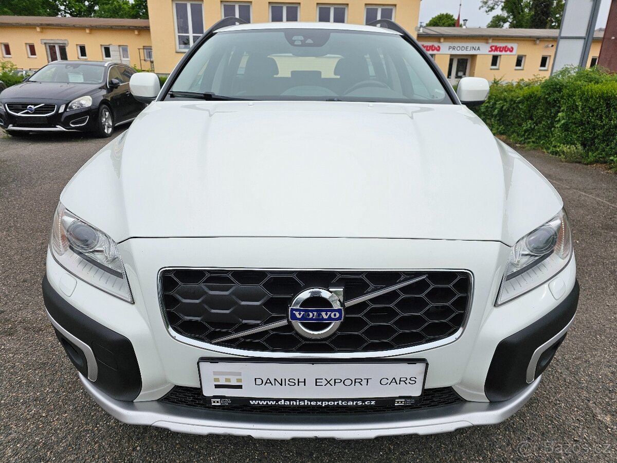 VOLVO XC70 2016 2.0D4 133kW SUMMUM,TEMPOMAT,VÝHŘEVY,SERVISKA - 2