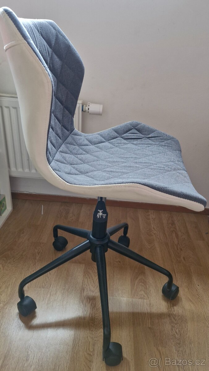 Dětská kolečková židle k pracovnímu stolu - 2