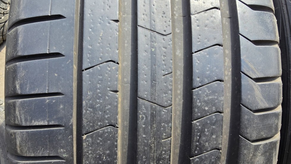 Letní pneu 255/40/21 Pirelli - 2