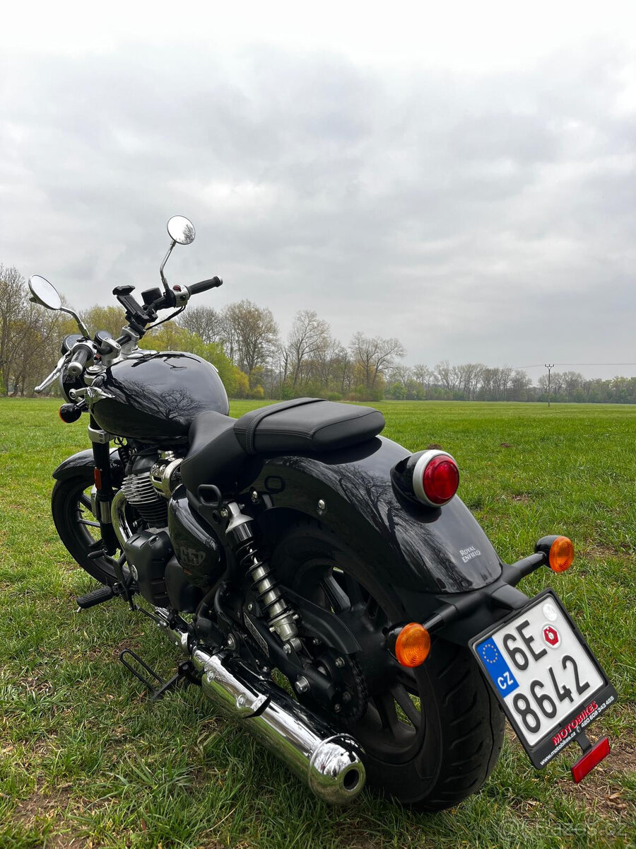 Royal Enfield Super Meteor 650 - černá - 2