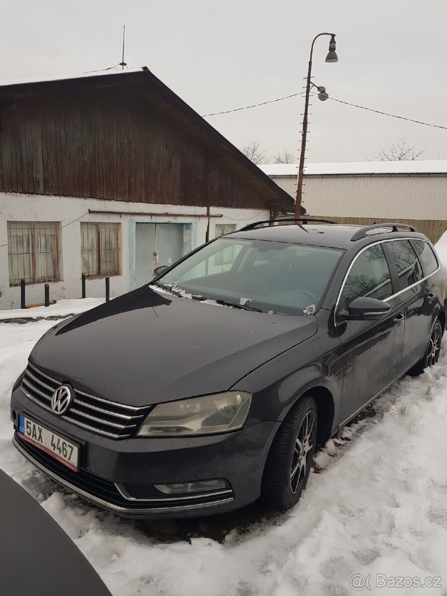 Pronájem pro Uber Volkswagen Passat 2.0 TDI - 2