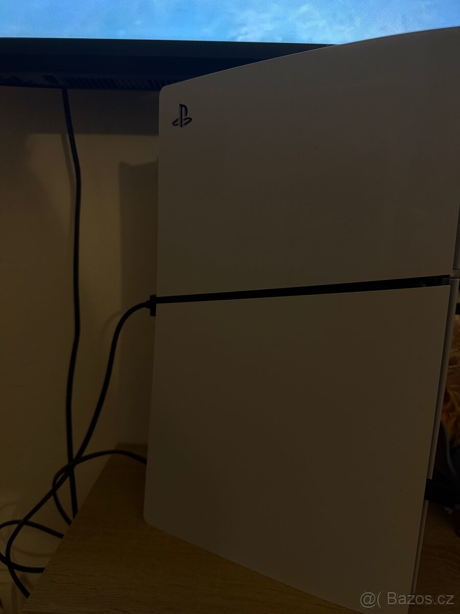 PS5 Slim 1TB s mechanikou + ovladač - 2