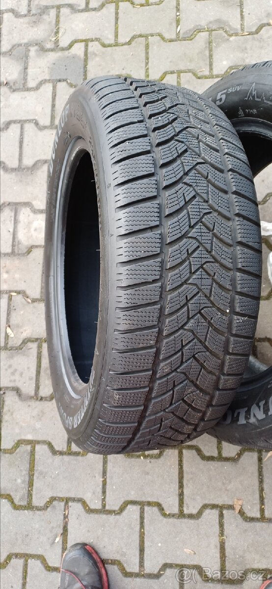 Zimni pneu 235/55 r18 dunlop - 2