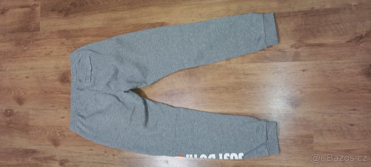 Tepláky Nike - 2