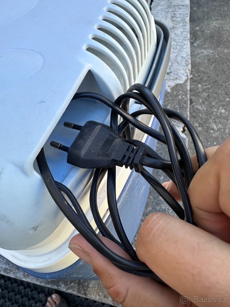 Chladicí box Sun&Fun cooler e30 na 12V a 220V - 2