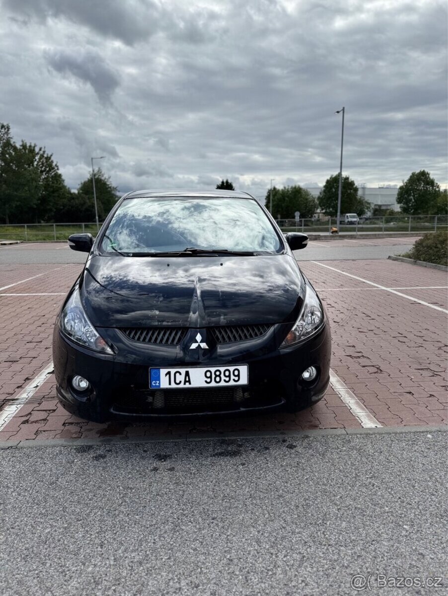 Mitsubishi Grandis - 2