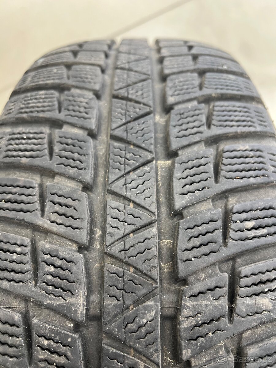 2x zimní pneu 205/60 R16 - 2
