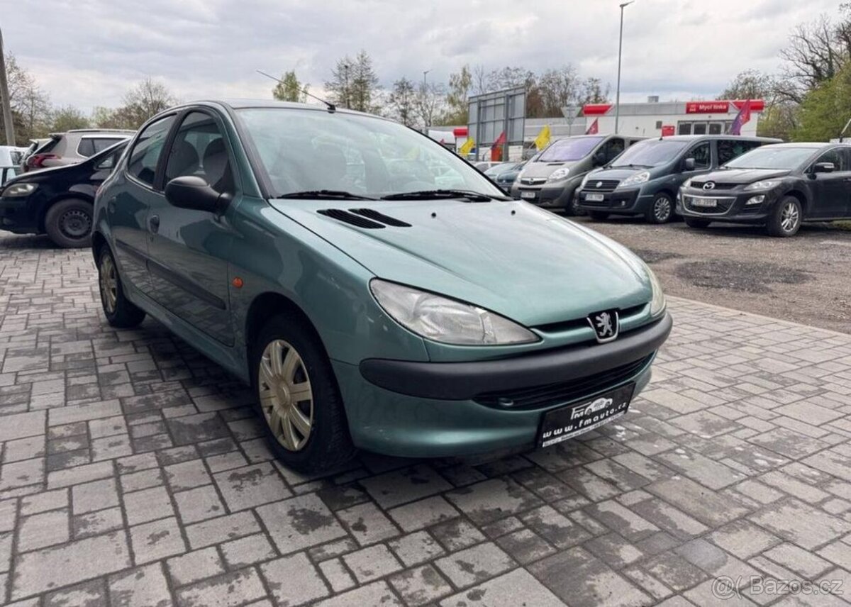 Peugeot 206 1.4 benzín manuál 55 kw - 2