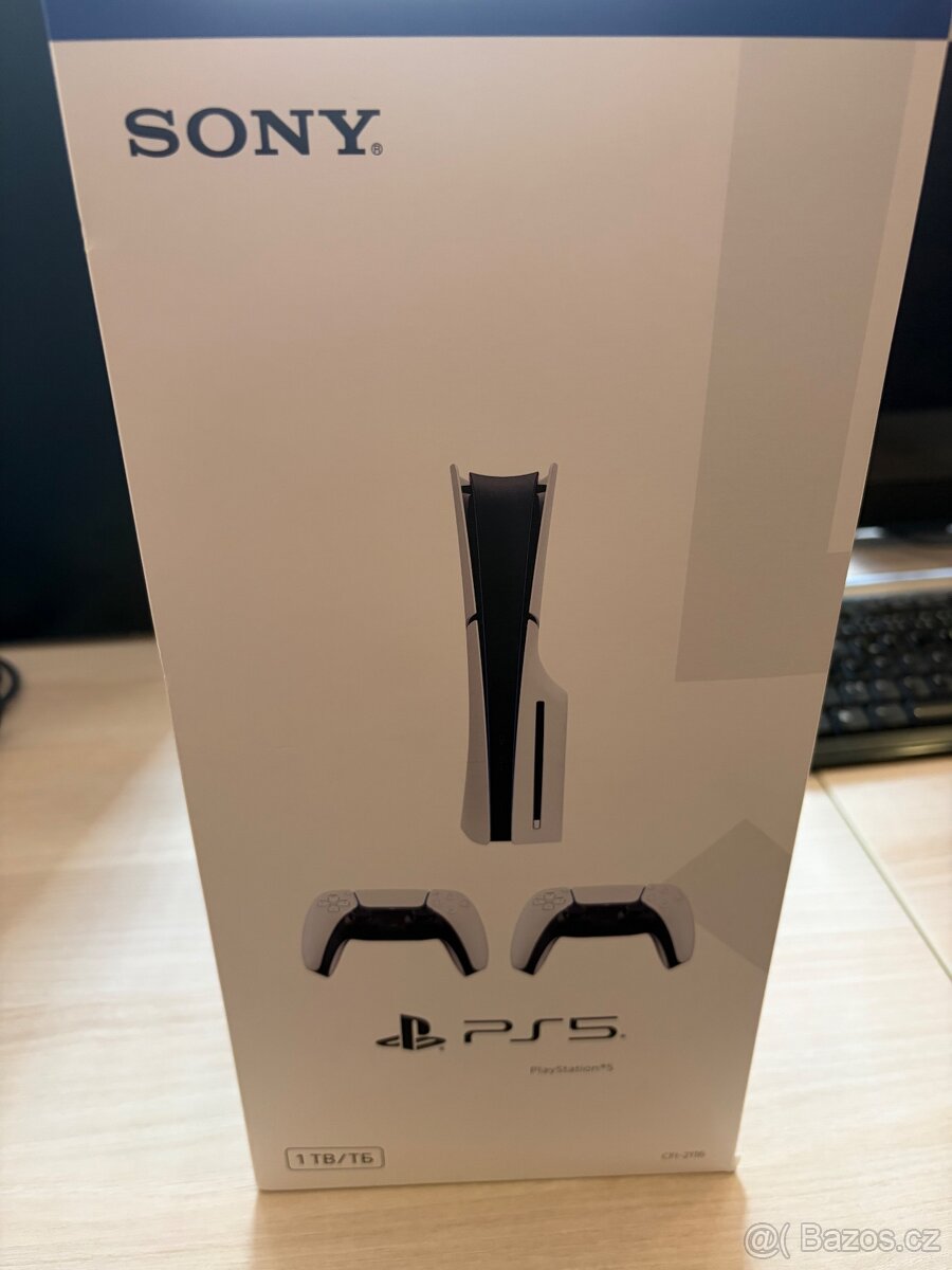 PlayStation 5 (Slim) - 1TB + 2x DualSense Wireless Controlle - 2