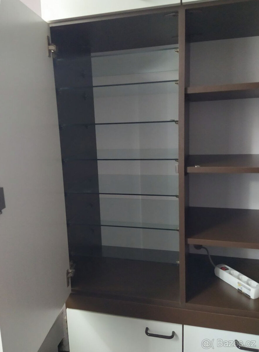 Kancelářská skříň s ostrůvkem / obývací stěna - 2