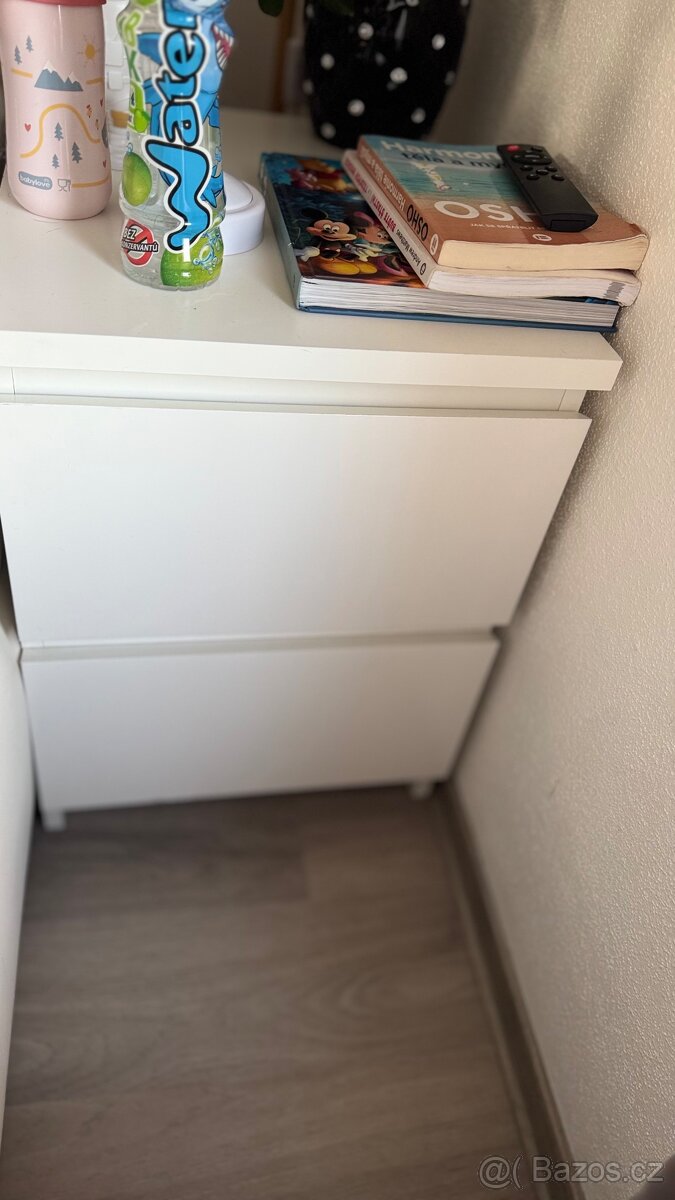Noční stolek IKEA - 2