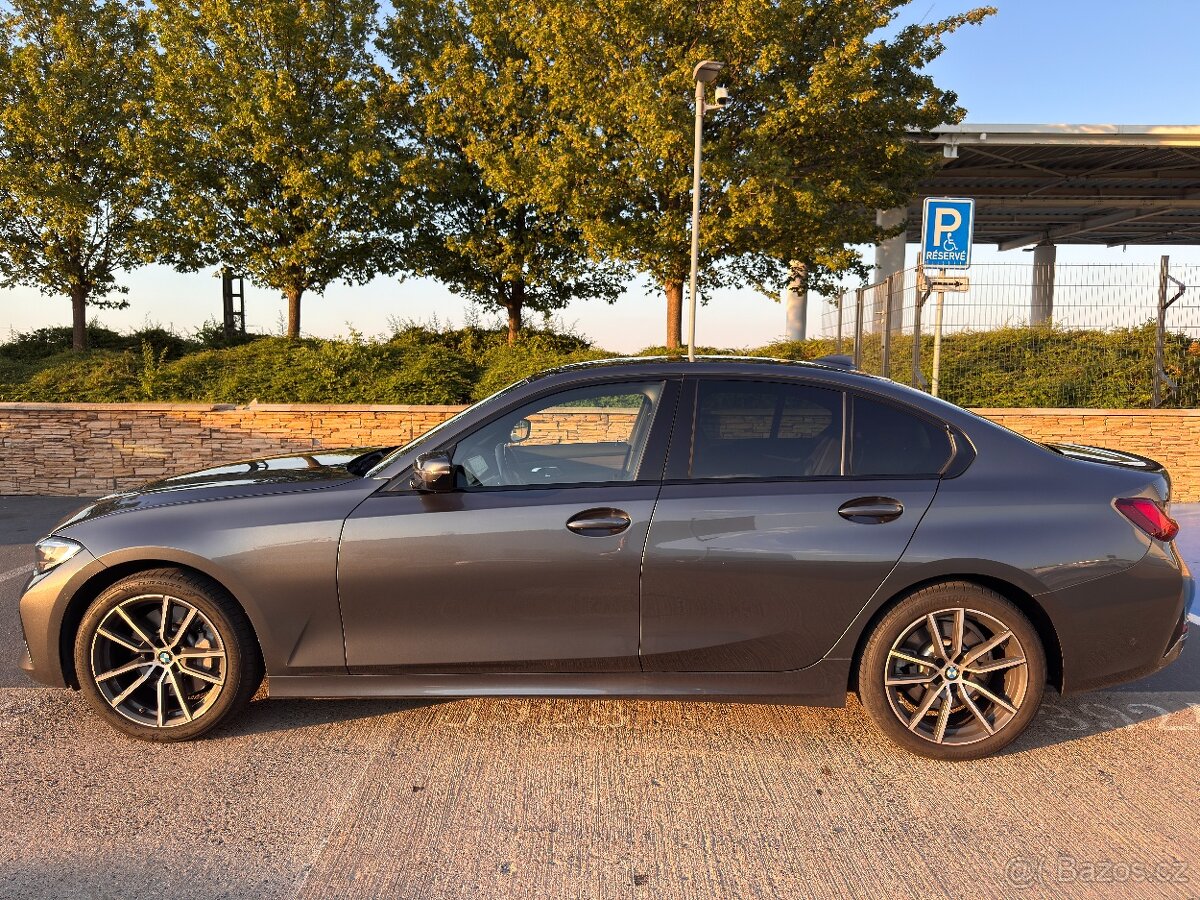BMW 330xi xDrive Luxury - 2