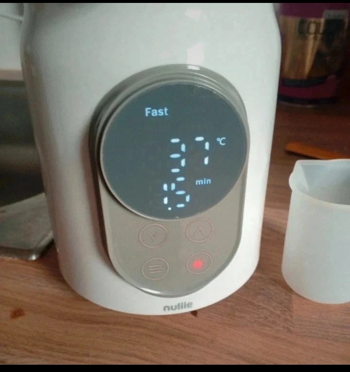 Ohřívač kojeneckých lahví. - 2