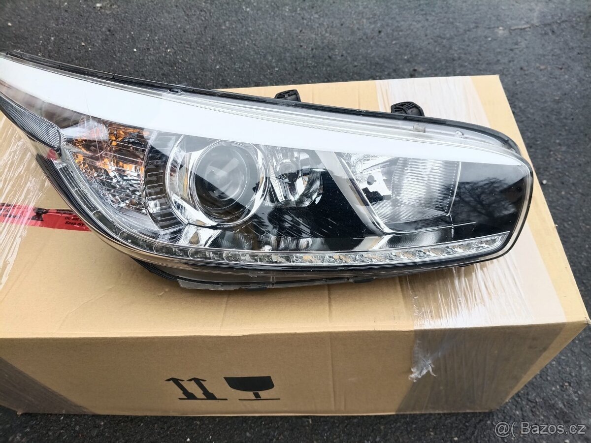 Pravé přední světlo KIA CEED 2 II. B22R - 2