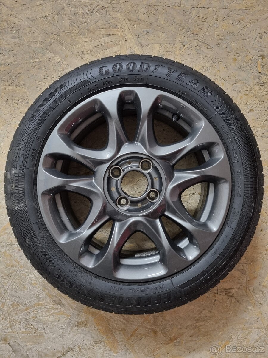 Hliníková 15" kola Fiat 500 Sport zánovní originání vč. pne - 2