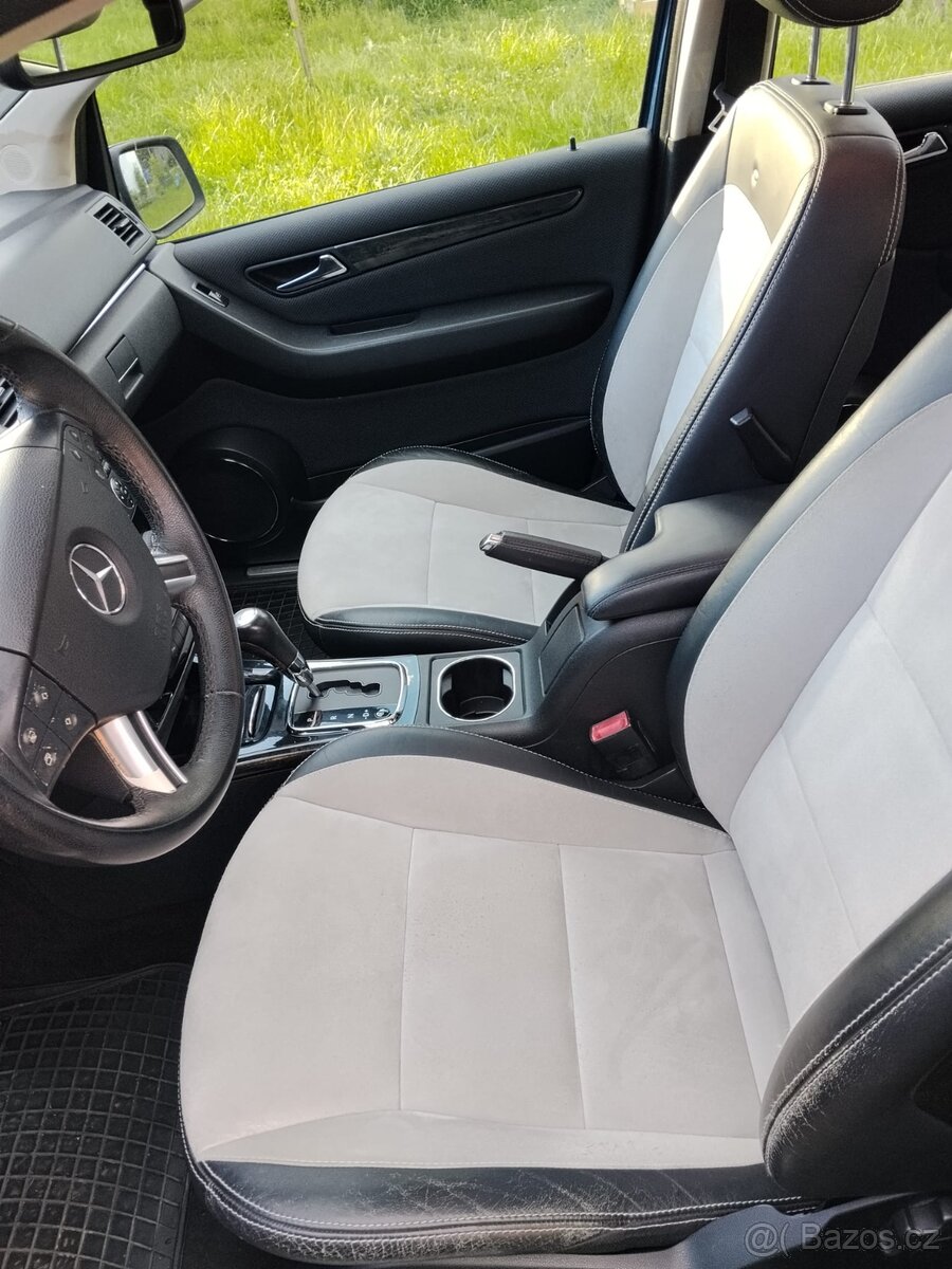 "KRÁSNÝ" Mercedes Benz B200 - 2