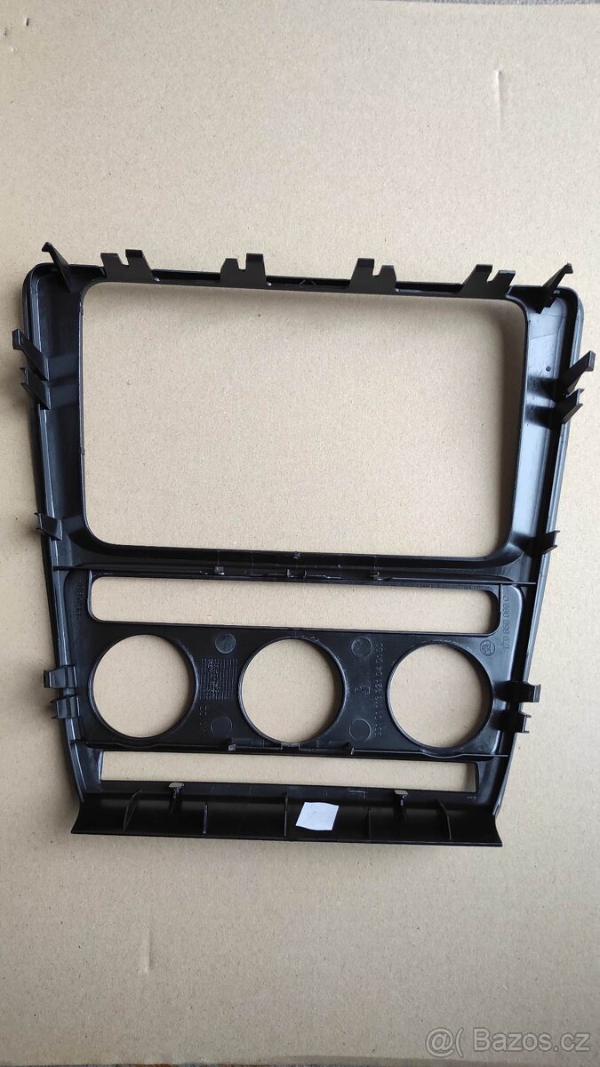 Rámeček 2DIN rádia Škoda Octavia 2 - 2