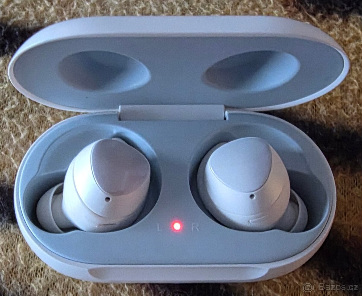 Samsung Galaxy Z Fold 3 5G 256GB + Sluchátka + Stylus - 2