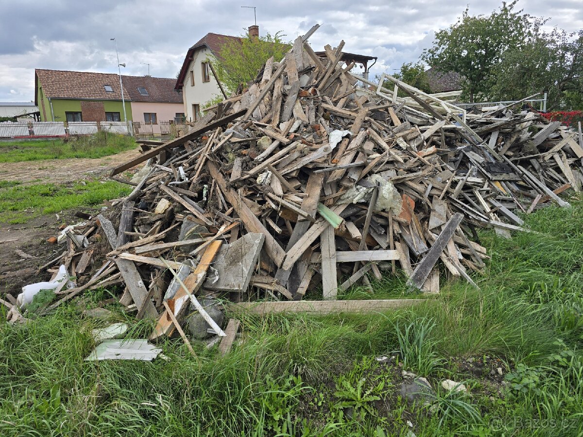 Stavební dřevo po demolici za odvoz - 2