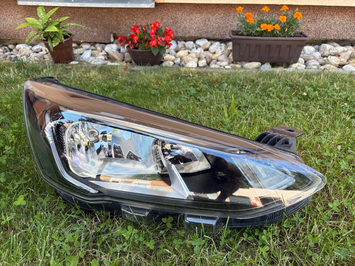 Ford Focus MK4,pravé světlo JX7B-13W029-CE - 2