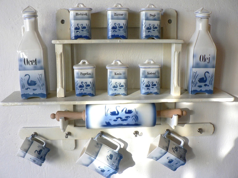 Kořenky s poličkou - labutě - 2