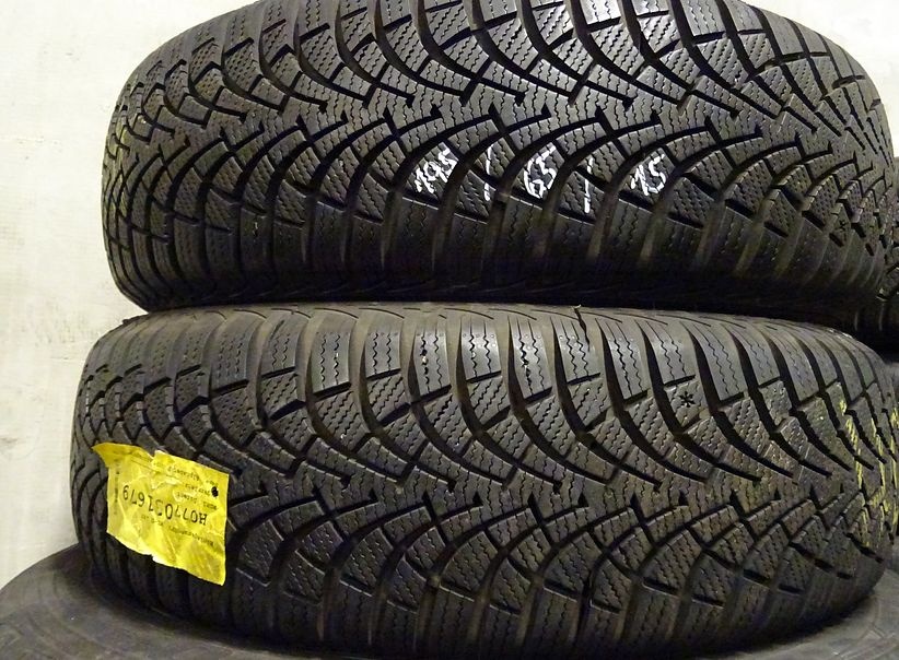 Zimní pneu Goodyear Ultragrip 9,195/65/15, 2 ks, 8,5 mm - 2